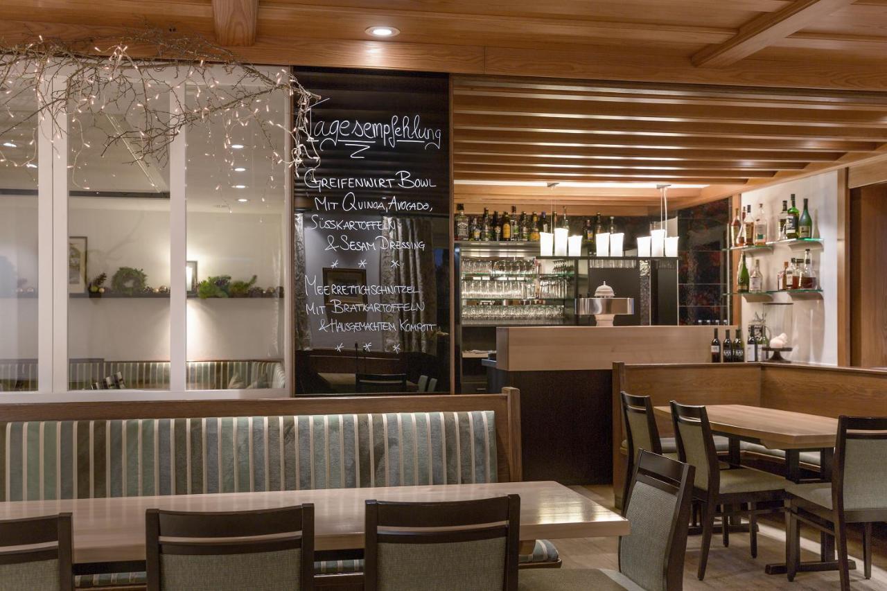 Wirtshaus & Hotel Goldener Greif Edelsfeld Kültér fotó